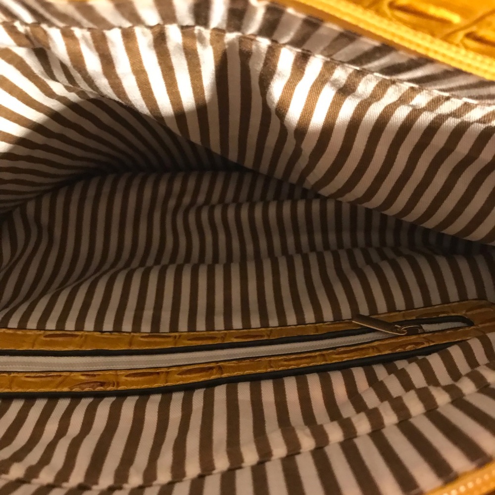 “😯💛💛NEW Handbag😀😃💛💛